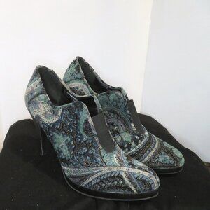 Diba Artsy Paisley soft Tapestry Heels Womens Size 8.5 Boho Ankle Booties